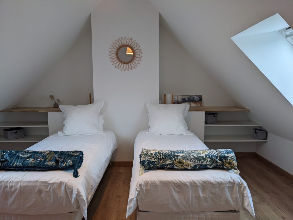 chambre 3 en configuration lits simples